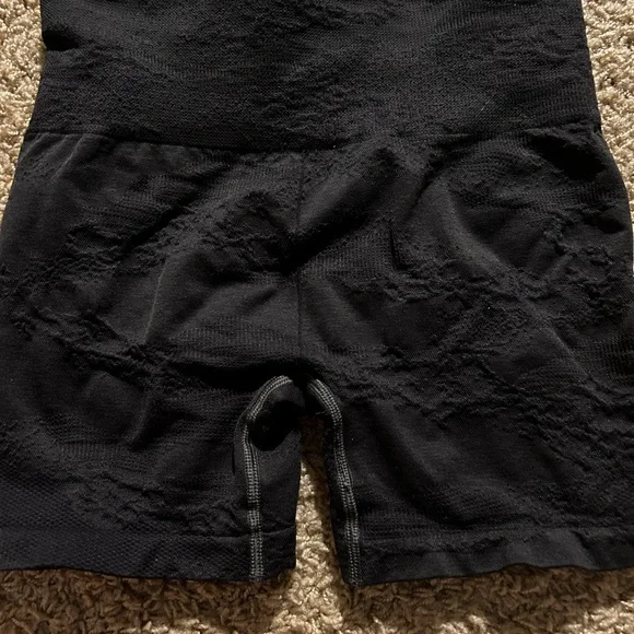 Gymshark biker shorts - Picture 5 of 6